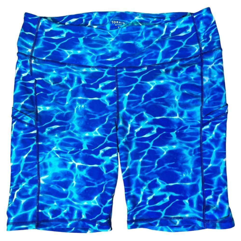 Torrid Blue Wave Pattern Bike Shorts - Picture 4 of 12